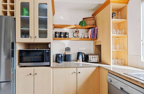 Cairns North Apartment | Stylish Lakeside Apartment w/Spa Bath & Pool View