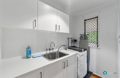 Tarragindi House | Stylish Mid Century Pet Friendly Home Near City