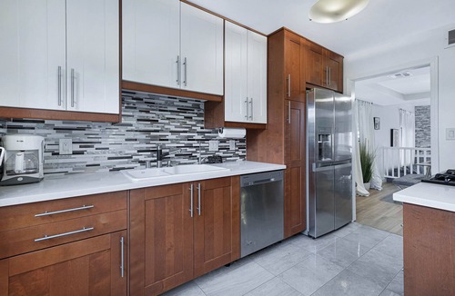 Hollywood House | Stylish Modern Home ★ Heart of Hollywood & Walkable ★ 2 Private Car Spots
