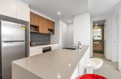 Phillip Apartment | Stylish Phillip Apartment with Gym & Pool