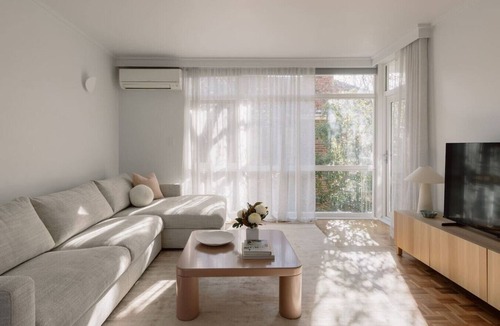 South Yarra Apartment | Stylish Retreat South Yarra near Botanic Gardens