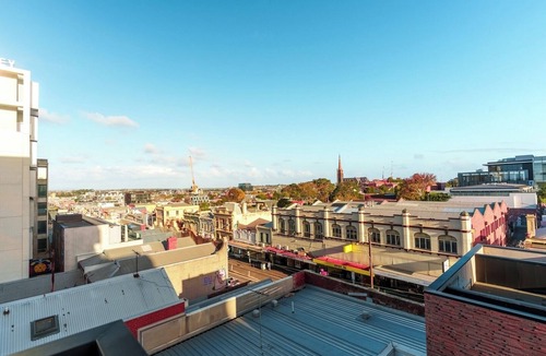 Richmond Apartment | Stylish Richmond Pad Walk to Everything