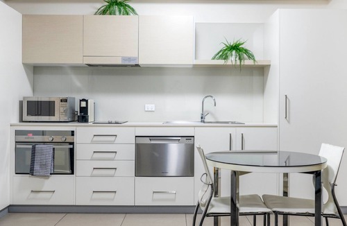 Greenway Apartment | Stylish Stay Near Lake Tuggeranong
