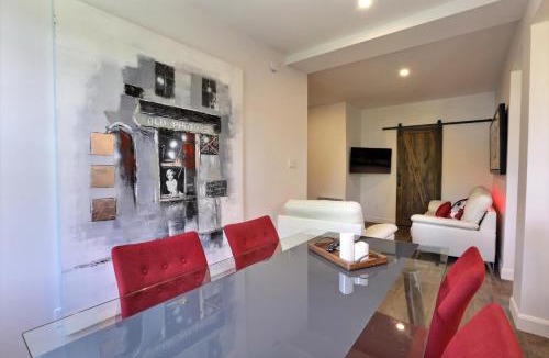 Desjardins Apartment | Sublime Résidences Traverse au Chateau