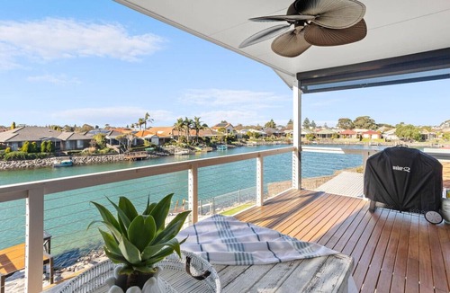 Encounter Bay House | Summer Bay House—Lakefront Escape at Encounter Bay