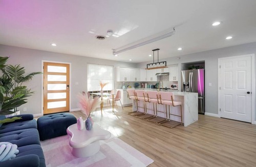Harbor House | Sun-drenched Oasis| Heated Pool| Movie Theatre