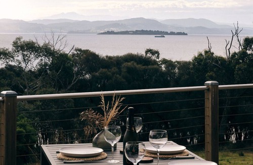 Alonnah House | Sun-drenched with spectacular views. Central location for exploring Bruny.