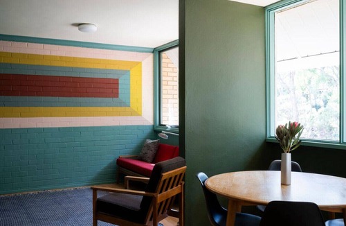 Campbell Apartment | Sun-filled APT | 2 mins to Legacy Park!