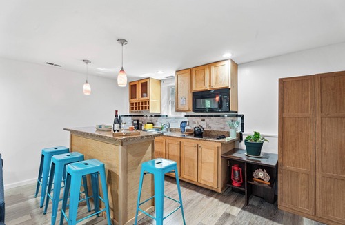 Northeast Ithaca Apartment | Sun Filled & Cheerful Apartment by Cornell Campus - Northeast Ithaca
