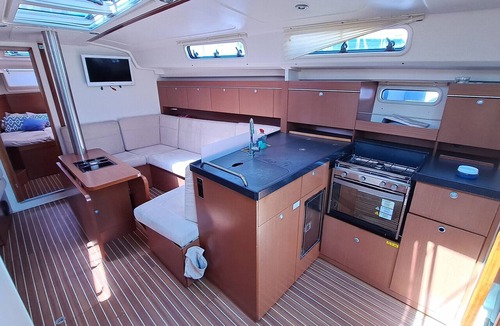 Ibiza Island Boat Rental | Sun-Kissed Sailing Adventure in the Majestic Islas Baleares