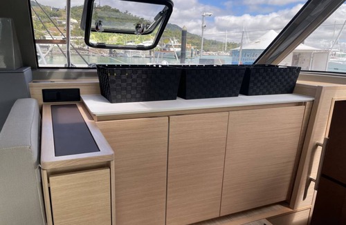 Airlie Beach Boat Rental | Sun-Kissed Sailing Adventure in Gran Barrera de Coral from Playa Airlie, Queensland
