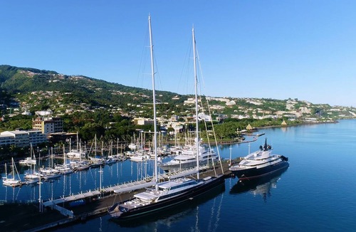 Tahiti Boat Rental | Sun-Kissed Sailing Adventure in Papeete, Polinesia Francesa
