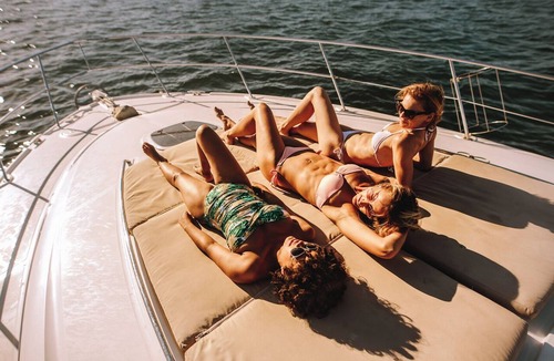 Roses Town Center Boat Rental | Sun-Kissed Sailing Adventure in Cataluña