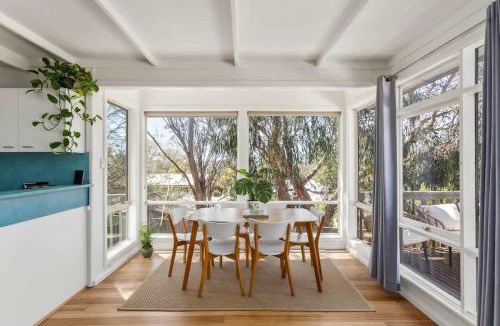 Anglesea House | Sunny Coastal Retreat