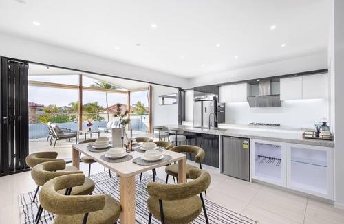 Sunnybank Hills House | Sunnybank Hills Retreat 4BR Home w/Pool &Backyard