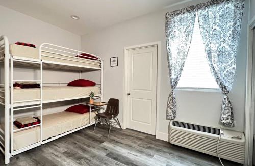 Downtown Los Angeles Hostel | SunnyPineapple
