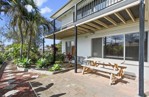 Lakes Entrance House | Sunseeker on Palmers: Immerse yourself in Lakes Entrance and create memories