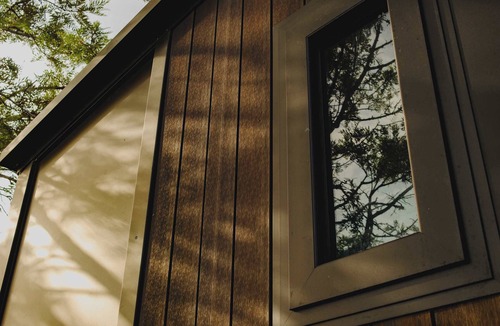 Lovedale Apartment | Sunset Tiny House at Bluebush Estate X by Tiny Away