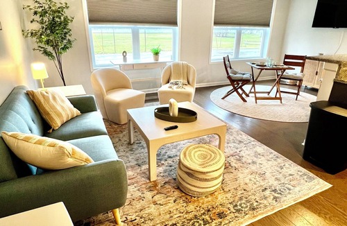 Lake Erie Beach House | Sunsets at Angola on the Lake Charming 3-bedroom townhome