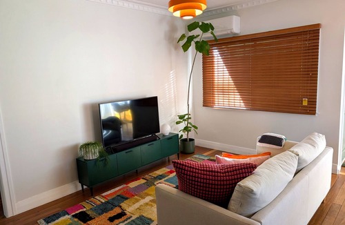 Wynnum House | Super cute house that's full of character. Close to airport and train station.