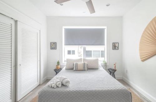 The Roads House | Superb Brickell House Sleep 8 Private Pool & Free Parking