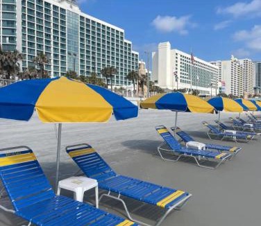 Bostwick Park Apartment | Superior beach studio with Pool Access and free parking