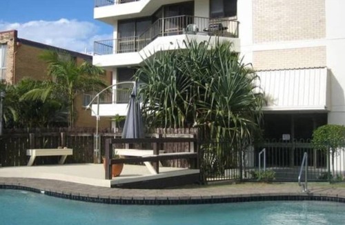Palm Beach Apartment | Surfside Court - Hosted by Burleigh Letting