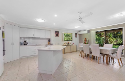 Dundowran Beach Bed & Breakfast | Synergy Beachside Nudist Retreat QB/Hot tub Heated pool private gardens