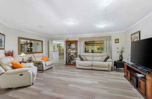 Dundowran Beach Bed & Breakfast | Synergy Beachside Nudist Retreat QB/Hot tub Heated pool private gardens