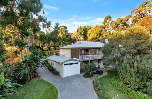 Bellevue Heights Apartment | t Resort Style Apartment Escape with Heated Pool, Tennis Court Outdoor BBQ