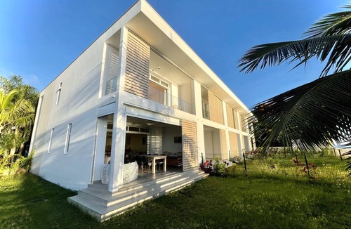 Tahiti Apartment | Tahatai - Private beach, pool, AC, High speed net - perfect for 4 persons !