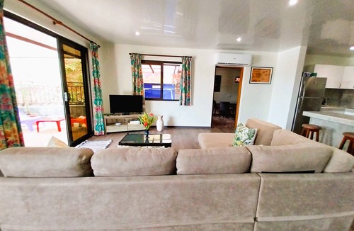 Pirae House | TAHITI - Vetea POOL Fare