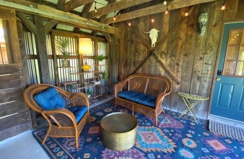 Hector Cabin | Take it easy at this unique and tranquil getaway