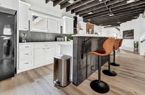 Lakeview House | Tasteful Full Home Dtown Buffalo