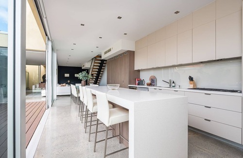 Elwood House | The Bayhouse on Marine Parade