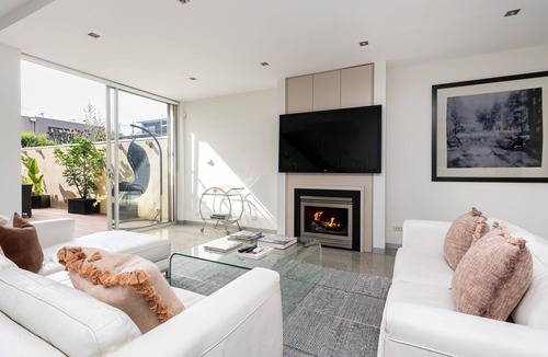 Elwood House | The Bayhouse on Marine Parade