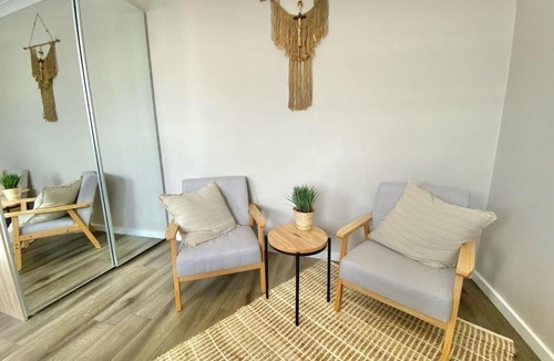 Blacksmiths Apartment | The Beach Side Micro Apartment With Free Parking