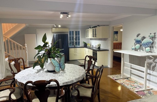 Logan Village House | The Big Family House with Inviting Swimming Pool and Close to Theme Parks.