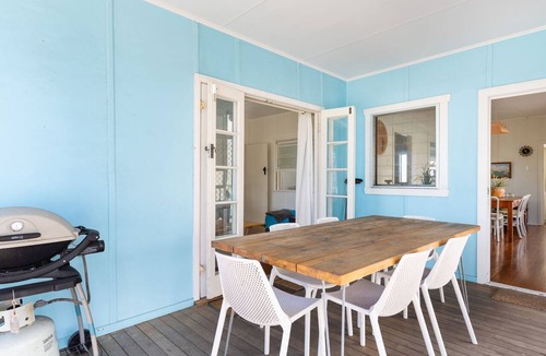 Yamba House | The Blue House - The ultimate Blue Beach house in prime location