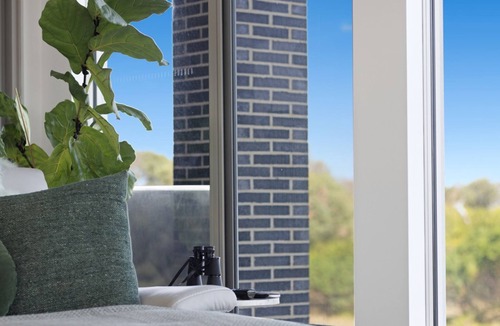 Mornington House | The Coral Esplanade - Peaceful Coastal