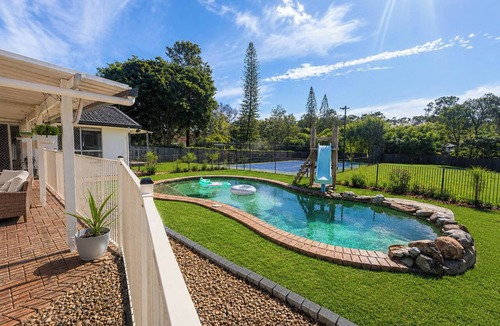 Springwood House | The Dennis Court - Private Tennis Court & Pool