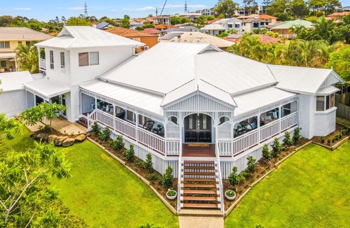 Murarrie House | The Duchess - Stunning Hamptons Oasis with Pool | Winter Escape Deal | Stay Longer & Save | 1 June – 31 August