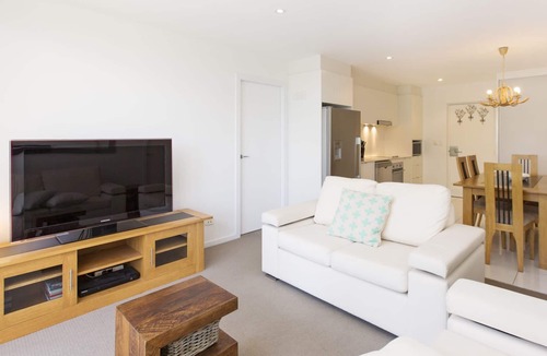 Jindabyne Apartment | The Edge 5 - Modern 2BR Apartment l WiFi l Lrg Balcony