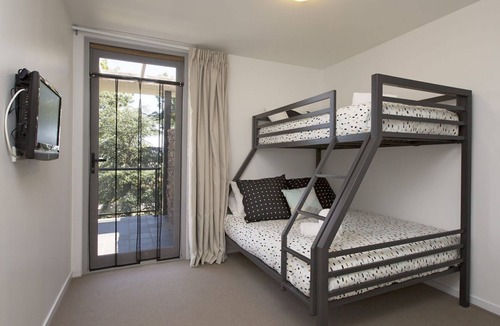 Jindabyne Apartment | The Edge 5 - Modern 2BR Apartment l WiFi l Lrg Balcony
