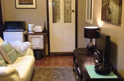 Elmore Other | The Fernery Suite @ Pepperton - Free WIFI, starry skies, escape the city!