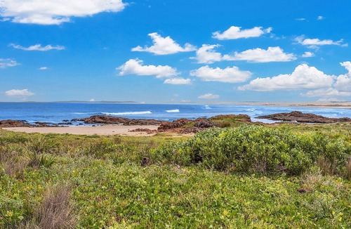 Anna Bay House | The First Wave 45A Ocean Avenue, Anna Bay - Stunning views & a short stroll from Birubi Beach