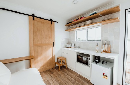 White Sands Boat Rental | The Floathouse - Floating tiny home on the Murray