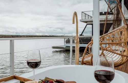 White Sands Boat Rental | The Floathouse - Floating tiny home on the Murray