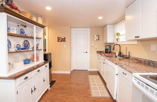 Romulus Cottage | The French Cottage: Perfect Lakeside Family Retreat!