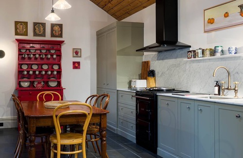 Castlemaine House | The Georgian House – Heritage Luxury Retreat